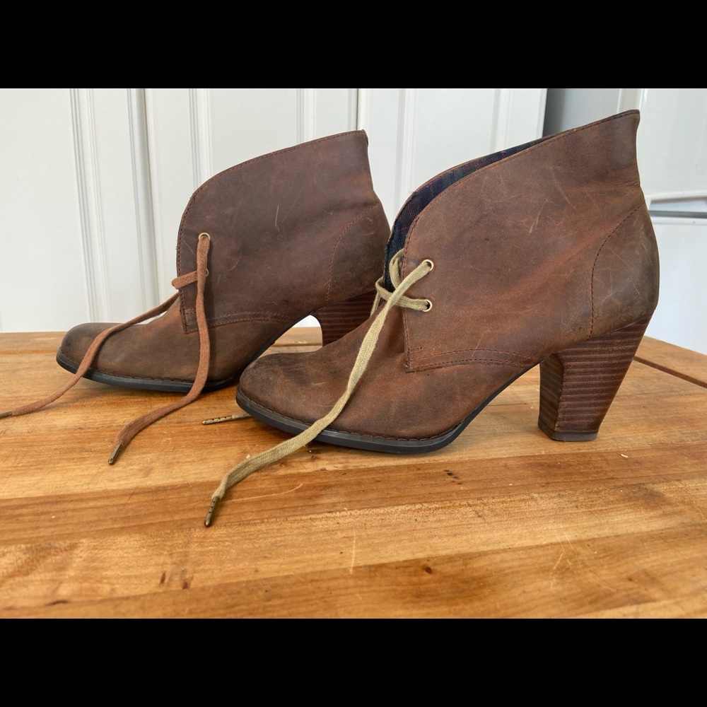 Twee style Indigo by Clarks Brown Leather Heeled Booties